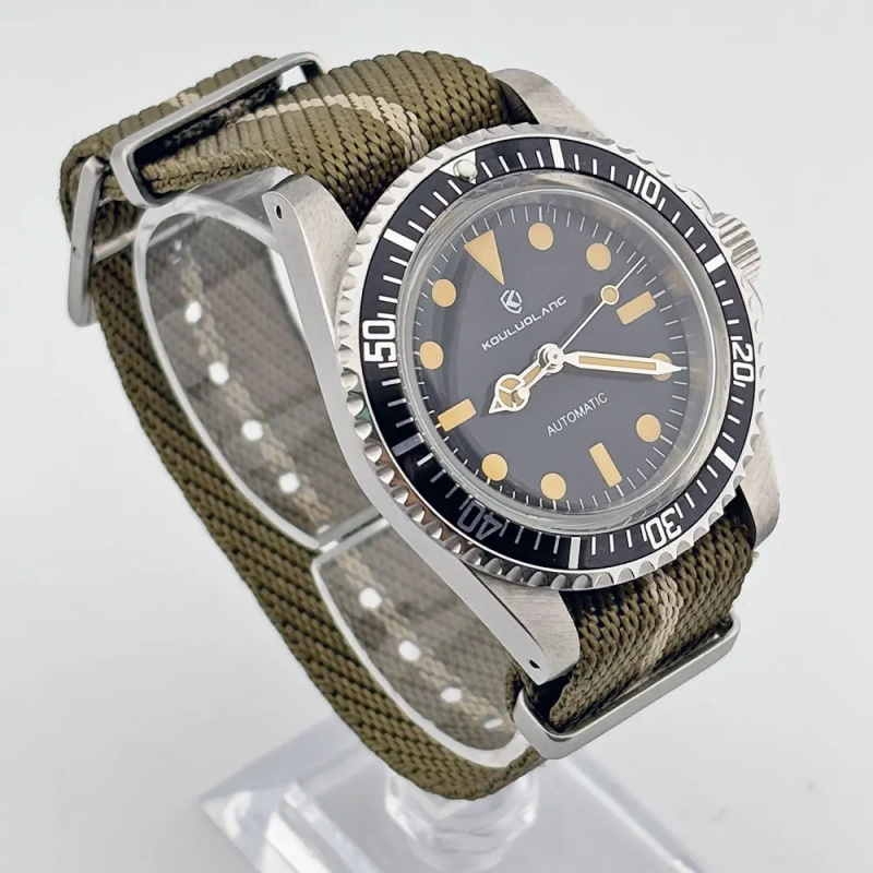 NH35 vintage 40mm sapphire gla - Tropic Strap Vintage review and price
